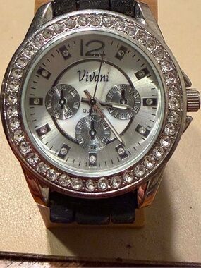 🦋10/$20🦋 Vivani Silver Rhinestone Silicone Women’s Watch